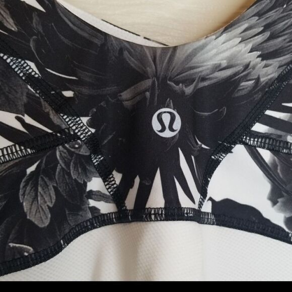 LULULEMON WHITE AND BLACK TANK SZ 4 - Picture 2 of 7